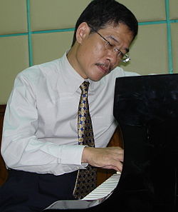 Nhạc sĩ Đặng Hữu Phúc